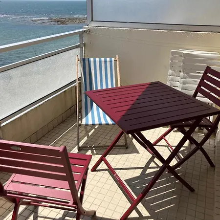 Vue - Apartment *